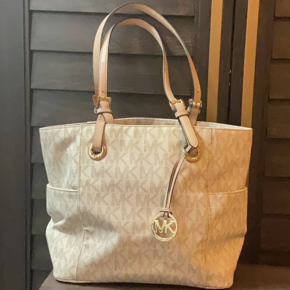 Michael Kors Jet Set Travel Cream Signature Monogram Shoulder Handbag